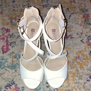 IDIFU White Strappy Heels